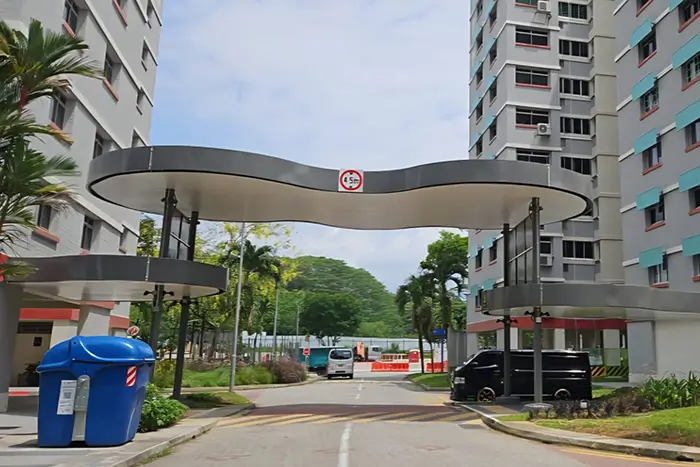 Low-High Covered Linkway Between Blk 876 and 877